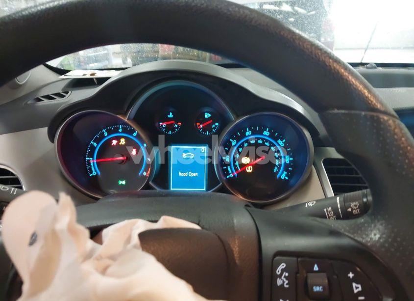 Photo 7 of 2014 Chevrolet Cruze LS AUTO (VIN 1G1PA5SG8E7443426)