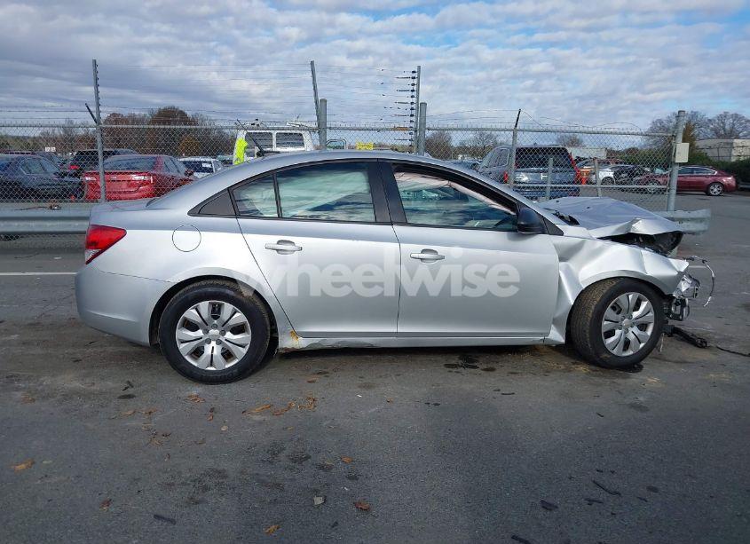 Photo 13 of 2014 Chevrolet Cruze LS AUTO (VIN 1G1PA5SG8E7457388)