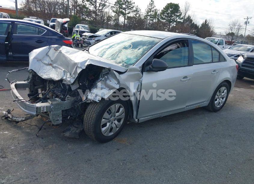 Photo 2 of 2014 Chevrolet Cruze LS AUTO (VIN 1G1PA5SG8E7457388)