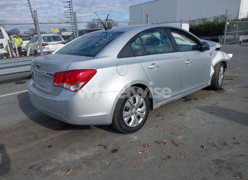Photo 4 of 2014 Chevrolet Cruze LS AUTO (VIN 1G1PA5SG8E7457388)
