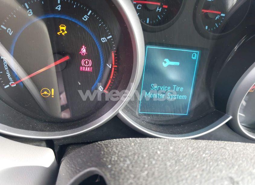 Photo 7 of 2014 Chevrolet Cruze LS AUTO (VIN 1G1PA5SG8E7457388)