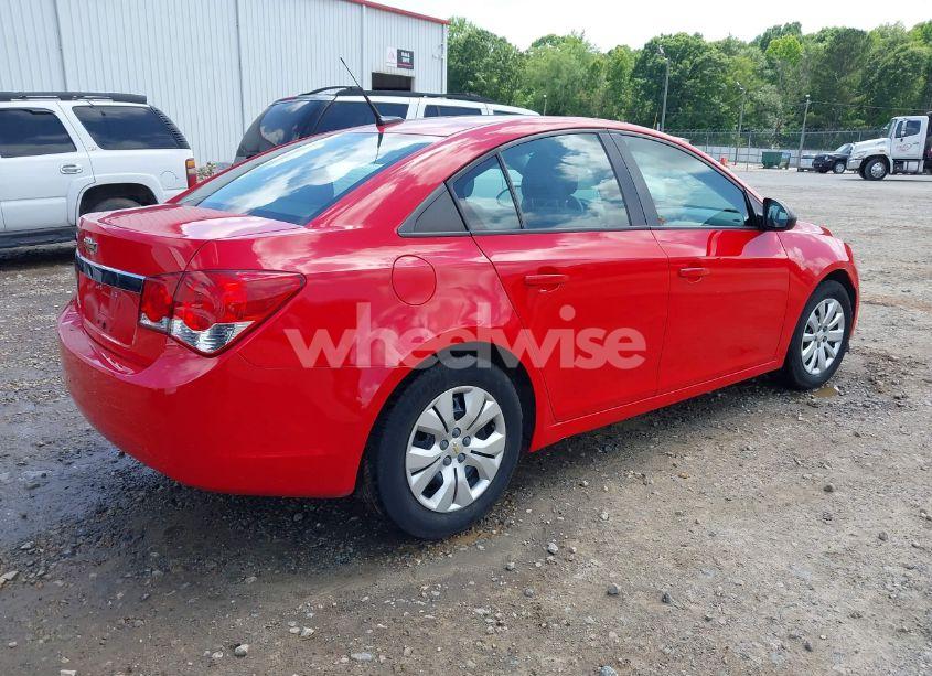 Photo 4 of 2014 Chevrolet Cruze LS AUTO (VIN 1G1PA5SG8E7462641)