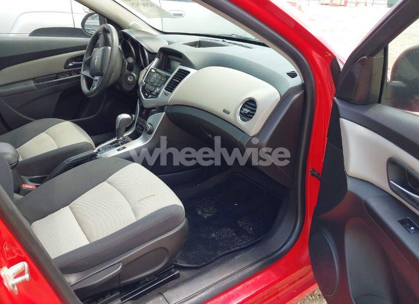 Photo 5 of 2014 Chevrolet Cruze LS AUTO (VIN 1G1PA5SG8E7462641)