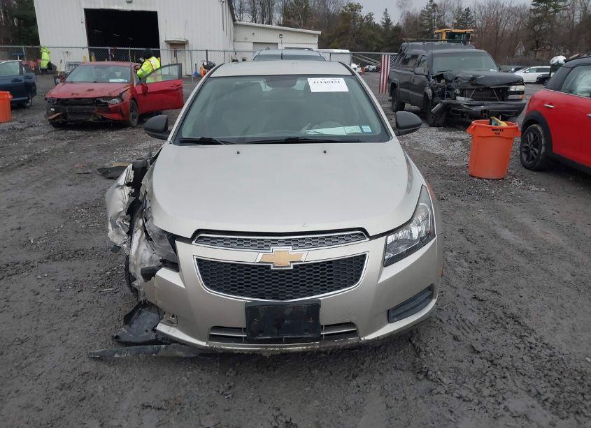 Photo 11 of 2014 Chevrolet Cruze LS AUTO (VIN 1G1PA5SG8E7485501)