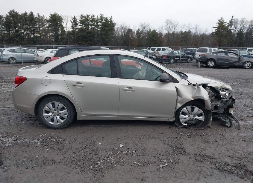 Photo 12 of 2014 Chevrolet Cruze LS AUTO (VIN 1G1PA5SG8E7485501)