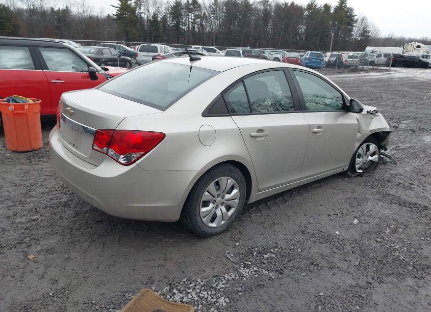 Photo 4 of 2014 Chevrolet Cruze LS AUTO (VIN 1G1PA5SG8E7485501)