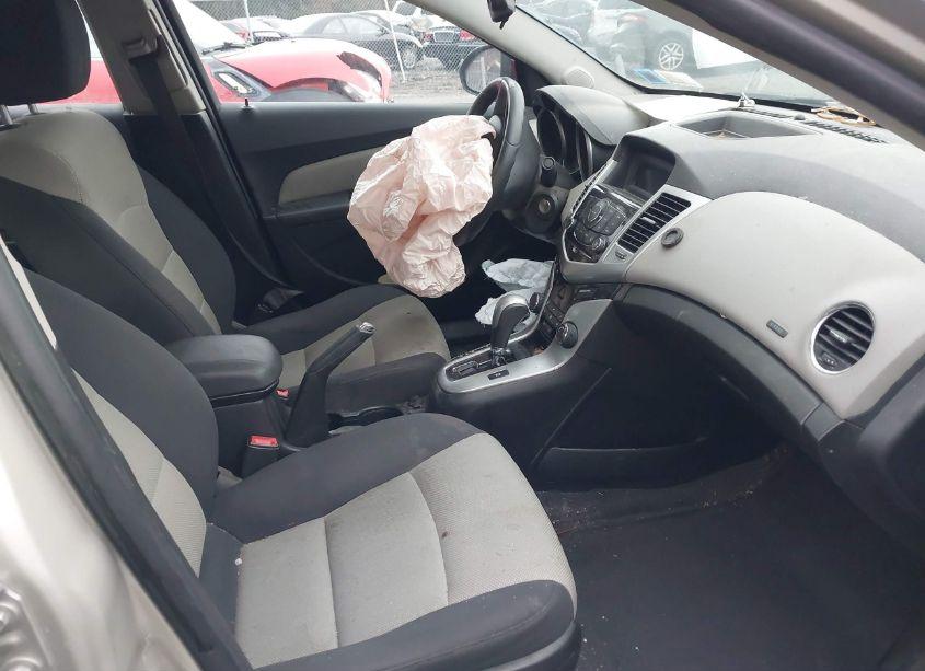 Photo 5 of 2014 Chevrolet Cruze LS AUTO (VIN 1G1PA5SG8E7485501)