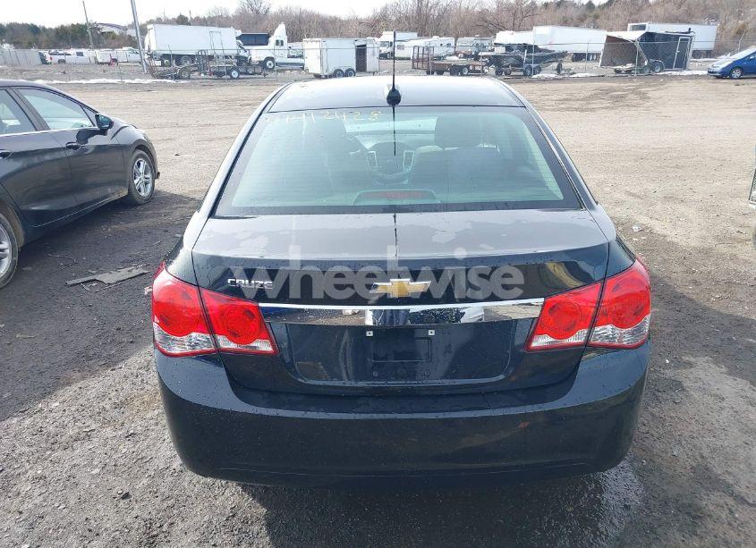 Photo 16 of 2015 Chevrolet Cruze LS AUTO (VIN 1G1PA5SG8F7108863)