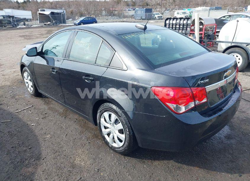 Photo 3 of 2015 Chevrolet Cruze LS AUTO (VIN 1G1PA5SG8F7108863)