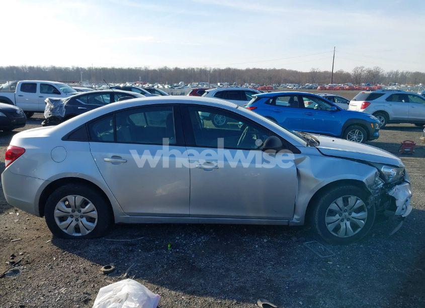 Photo 12 of 2015 Chevrolet Cruze LS AUTO (VIN 1G1PA5SG8F7262392)