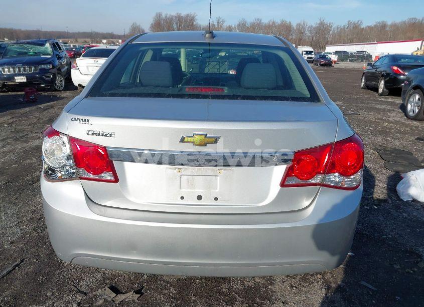 Photo 15 of 2015 Chevrolet Cruze LS AUTO (VIN 1G1PA5SG8F7262392)