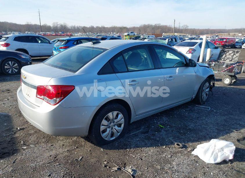 Photo 4 of 2015 Chevrolet Cruze LS AUTO (VIN 1G1PA5SG8F7262392)