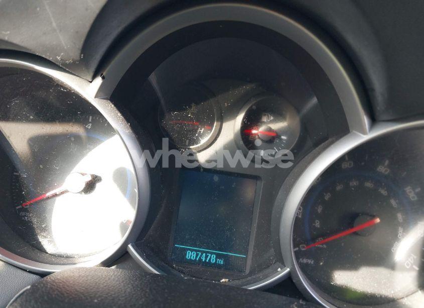 Photo 7 of 2015 Chevrolet Cruze LS AUTO (VIN 1G1PA5SG8F7262392)