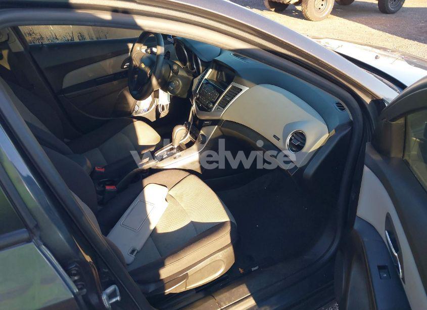 Photo 5 of 2013 Chevrolet Cruze LS AUTO (VIN 1G1PA5SG9D7131114)