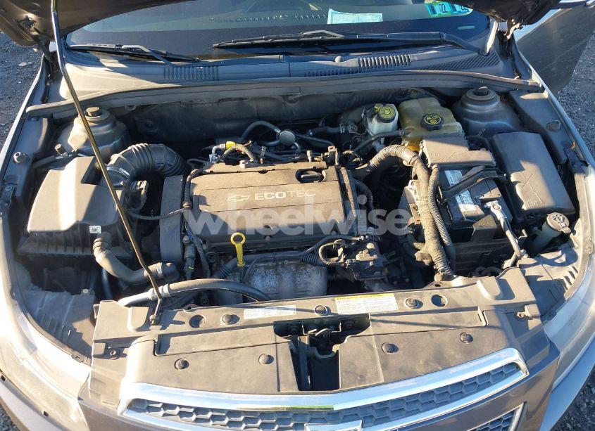 Photo 9 of 2013 Chevrolet Cruze LS AUTO (VIN 1G1PA5SG9D7131114)