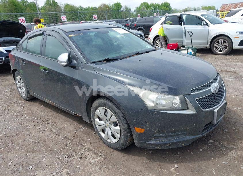 2013 Chevrolet Cruze LS AUTO (VIN 1G1PA5SG9D7158586) main photo