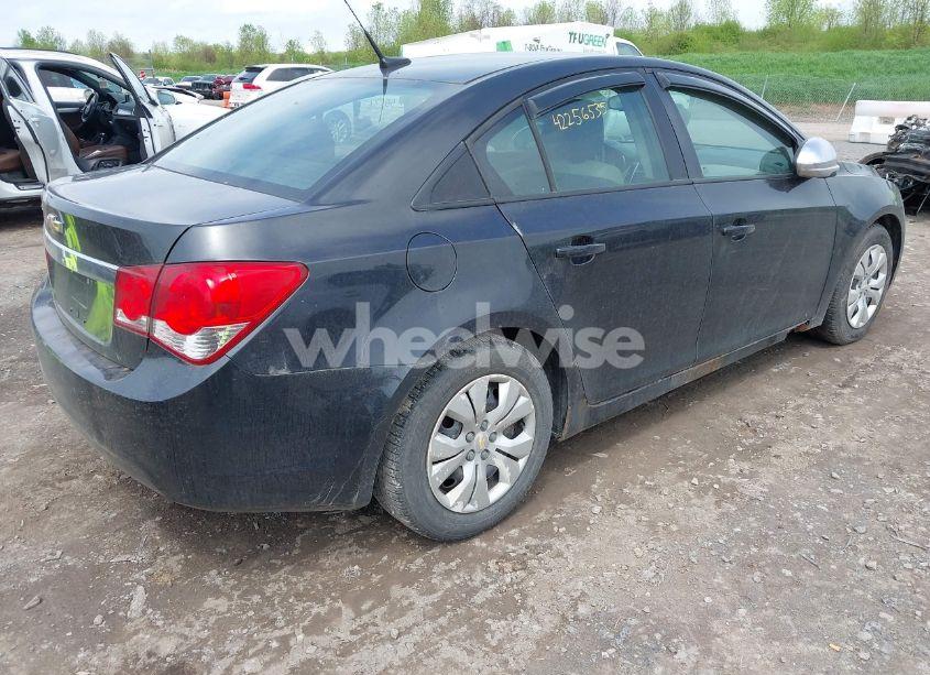 Photo 4 of 2013 Chevrolet Cruze LS AUTO (VIN 1G1PA5SG9D7158586)