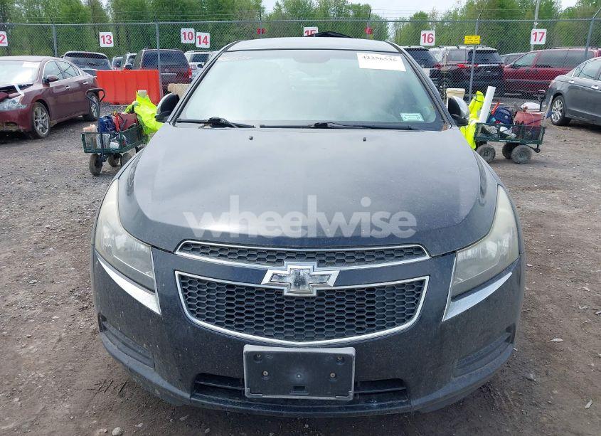 Photo 6 of 2013 Chevrolet Cruze LS AUTO (VIN 1G1PA5SG9D7158586)