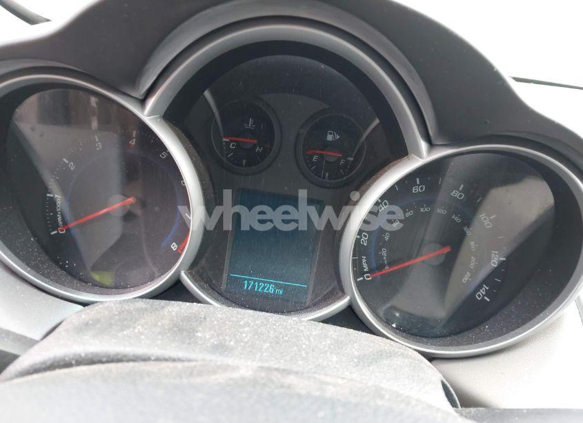 Photo 7 of 2013 Chevrolet Cruze LS AUTO (VIN 1G1PA5SG9D7158586)