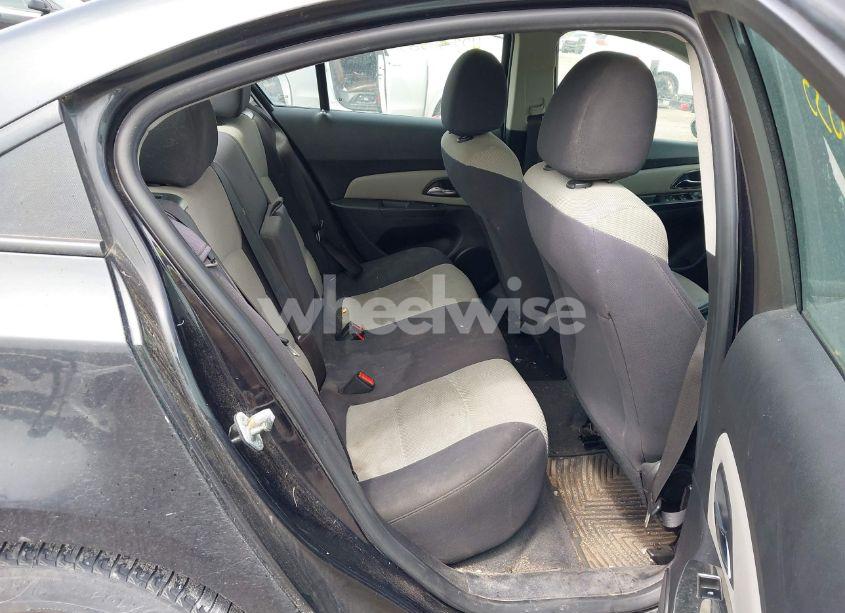Photo 8 of 2013 Chevrolet Cruze LS AUTO (VIN 1G1PA5SG9D7158586)