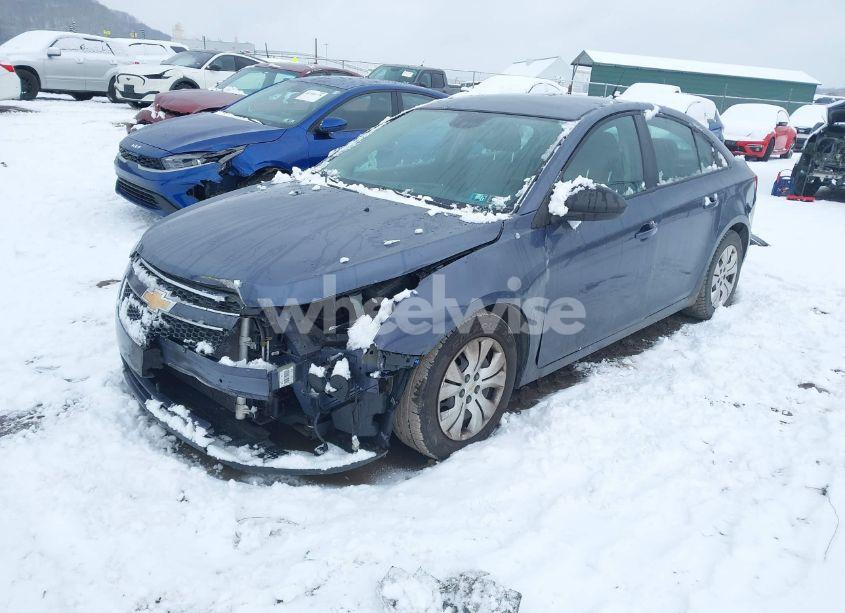 Photo 2 of 2013 Chevrolet Cruze LS AUTO (VIN 1G1PA5SG9D7160158)