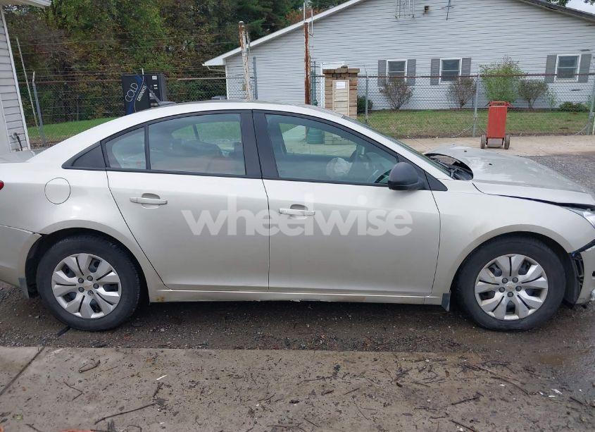 Photo 13 of 2013 Chevrolet Cruze LS AUTO (VIN 1G1PA5SG9D7210556)