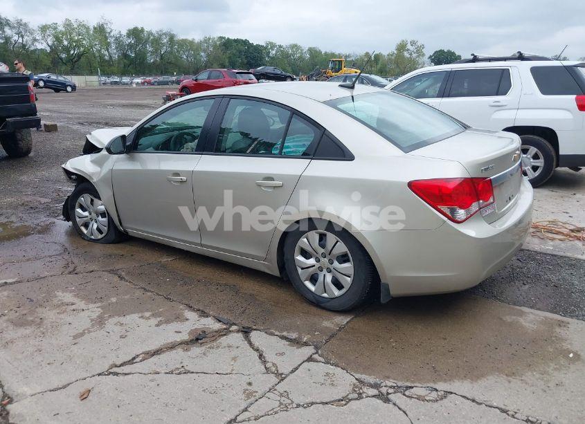 Photo 3 of 2013 Chevrolet Cruze LS AUTO (VIN 1G1PA5SG9D7210556)