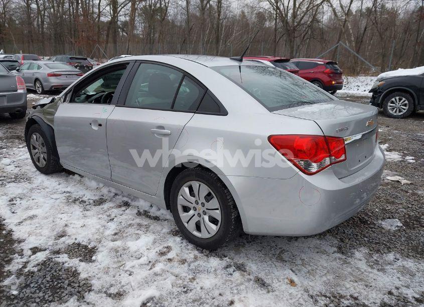 Photo 3 of 2013 Chevrolet Cruze LS AUTO (VIN 1G1PA5SG9D7210668)