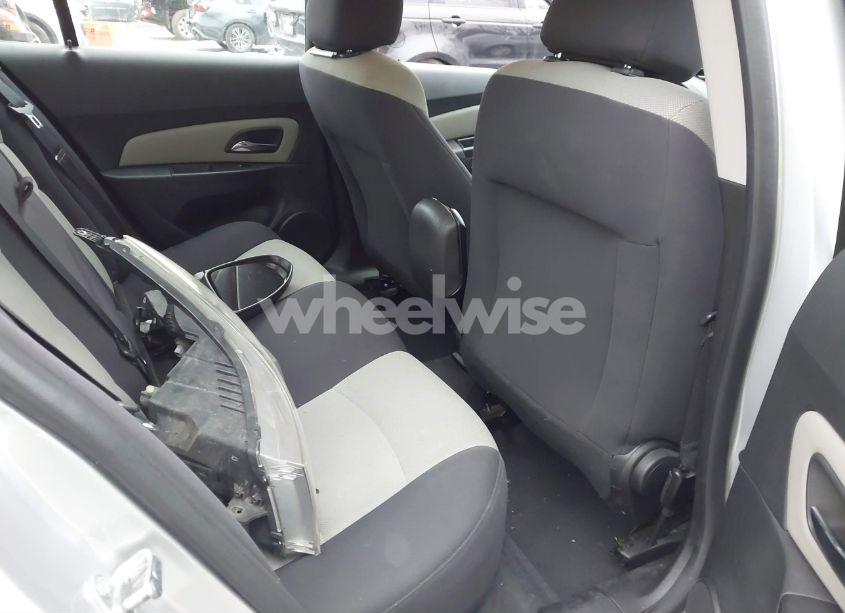 Photo 8 of 2013 Chevrolet Cruze LS AUTO (VIN 1G1PA5SG9D7210668)