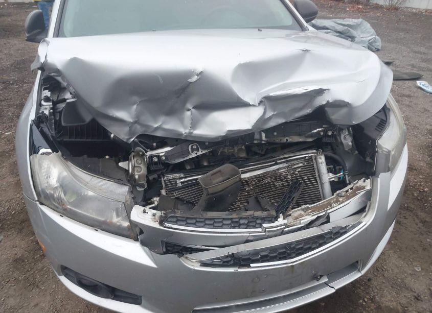 Photo 6 of 2013 Chevrolet Cruze LS AUTO (VIN 1G1PA5SG9D7279960)