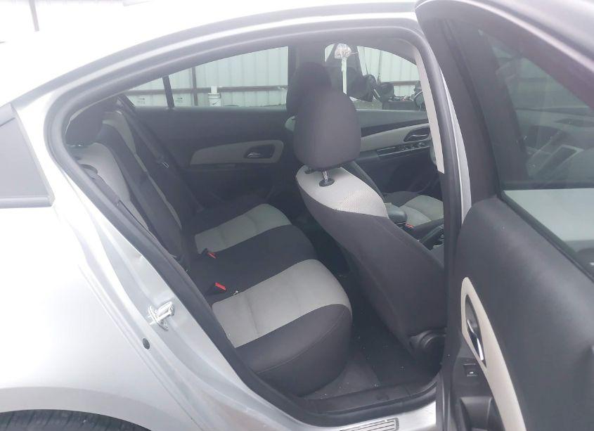 Photo 8 of 2013 Chevrolet Cruze LS AUTO (VIN 1G1PA5SG9D7279960)