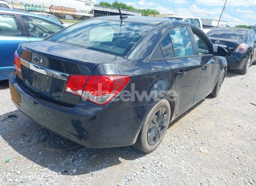 Photo 4 of 2013 Chevrolet Cruze LS AUTO (VIN 1G1PA5SG9D7280381)