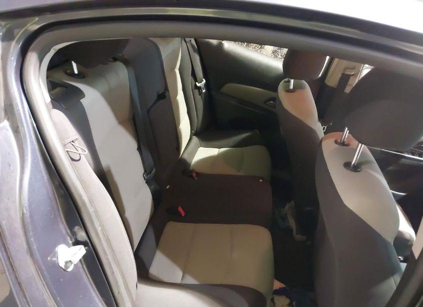 Photo 8 of 2013 Chevrolet Cruze LS AUTO (VIN 1G1PA5SG9D7291350)