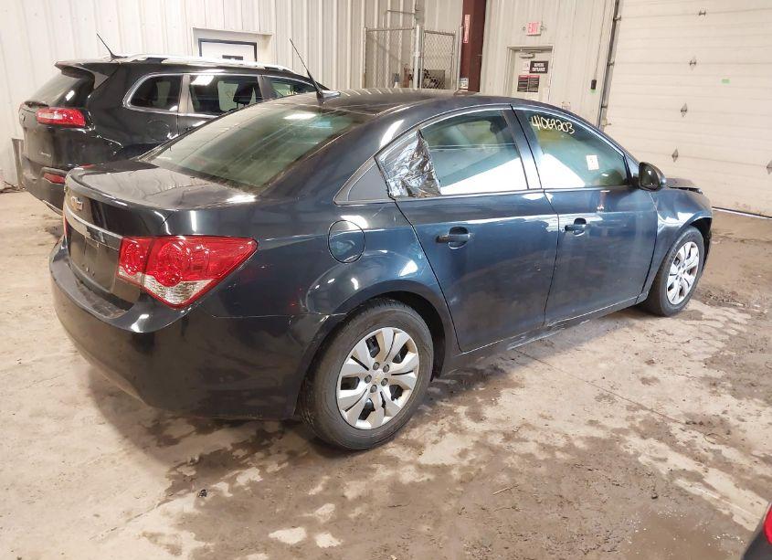 Photo 4 of 2014 Chevrolet Cruze LS AUTO (VIN 1G1PA5SG9E7130336)