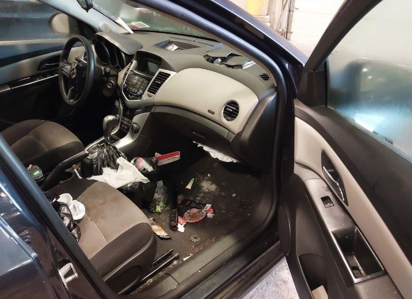 Photo 5 of 2014 Chevrolet Cruze LS AUTO (VIN 1G1PA5SG9E7130336)