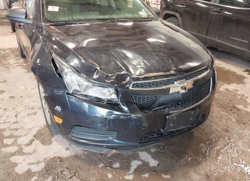 Photo 6 of 2014 Chevrolet Cruze LS AUTO (VIN 1G1PA5SG9E7130336)