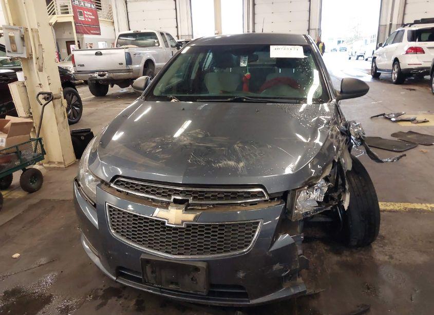 Photo 13 of 2014 Chevrolet Cruze LS AUTO (VIN 1G1PA5SG9E7133348)