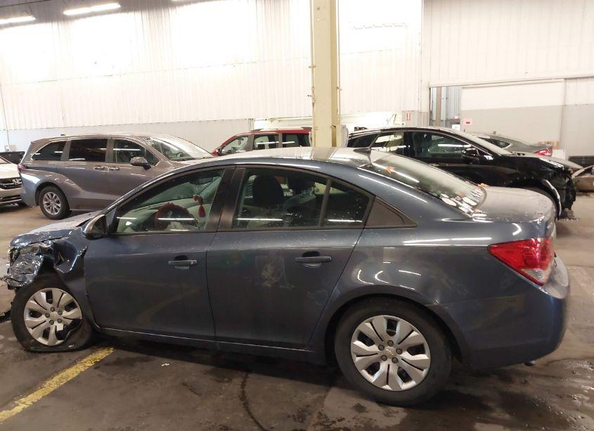 Photo 15 of 2014 Chevrolet Cruze LS AUTO (VIN 1G1PA5SG9E7133348)