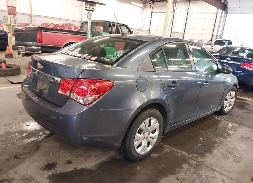 Photo 4 of 2014 Chevrolet Cruze LS AUTO (VIN 1G1PA5SG9E7133348)