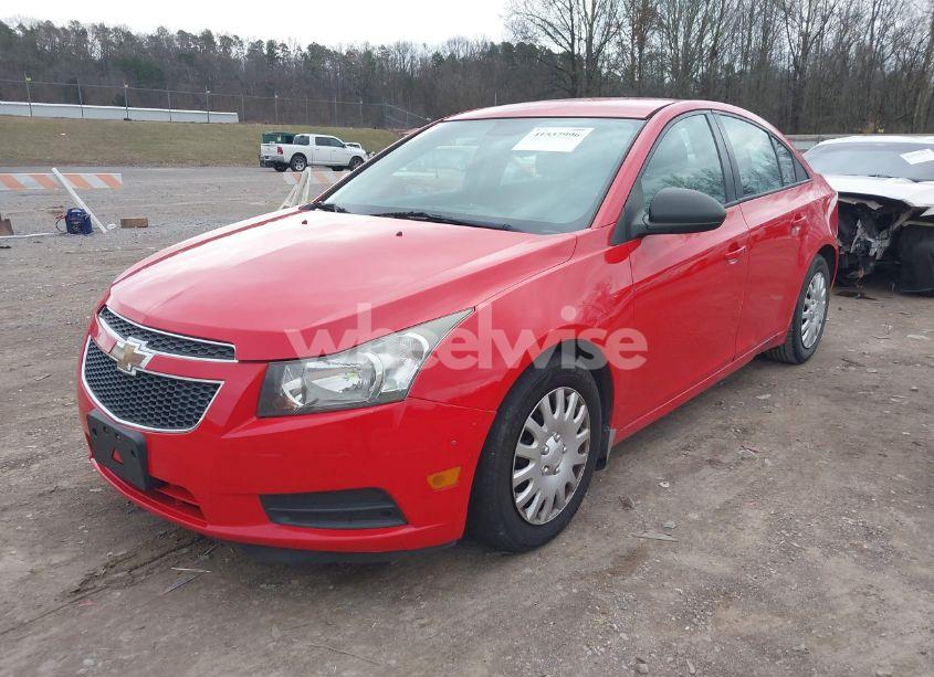 Photo 2 of 2014 Chevrolet Cruze LS AUTO (VIN 1G1PA5SG9E7370552)