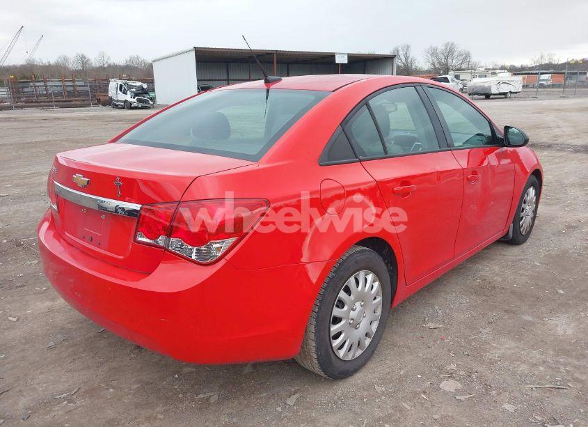 Photo 4 of 2014 Chevrolet Cruze LS AUTO (VIN 1G1PA5SG9E7370552)