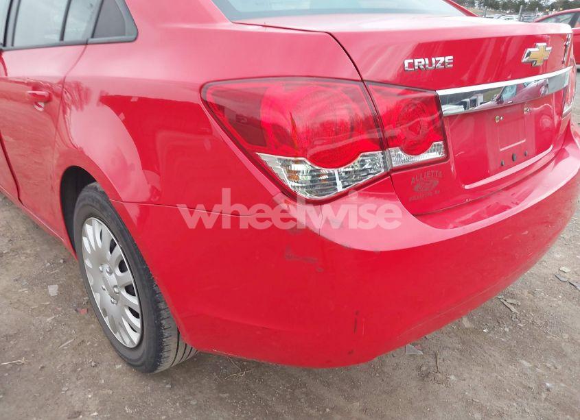 Photo 6 of 2014 Chevrolet Cruze LS AUTO (VIN 1G1PA5SG9E7370552)