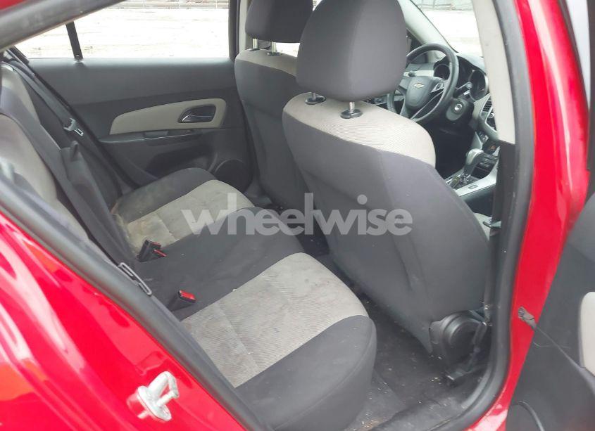 Photo 8 of 2014 Chevrolet Cruze LS AUTO (VIN 1G1PA5SG9E7370552)