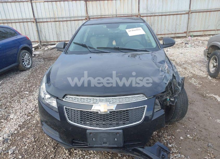 Photo 12 of 2014 Chevrolet Cruze LS AUTO (VIN 1G1PA5SG9E7425341)