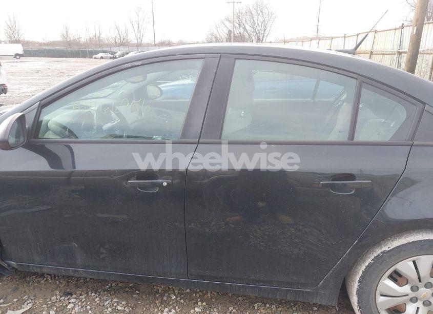 Photo 14 of 2014 Chevrolet Cruze LS AUTO (VIN 1G1PA5SG9E7425341)