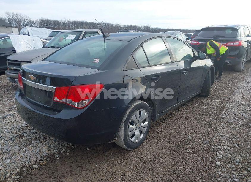 Photo 4 of 2014 Chevrolet Cruze LS AUTO (VIN 1G1PA5SG9E7425341)