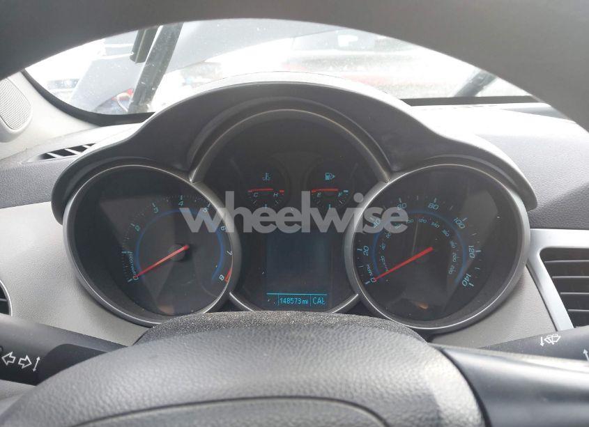 Photo 7 of 2014 Chevrolet Cruze LS AUTO (VIN 1G1PA5SG9E7425341)