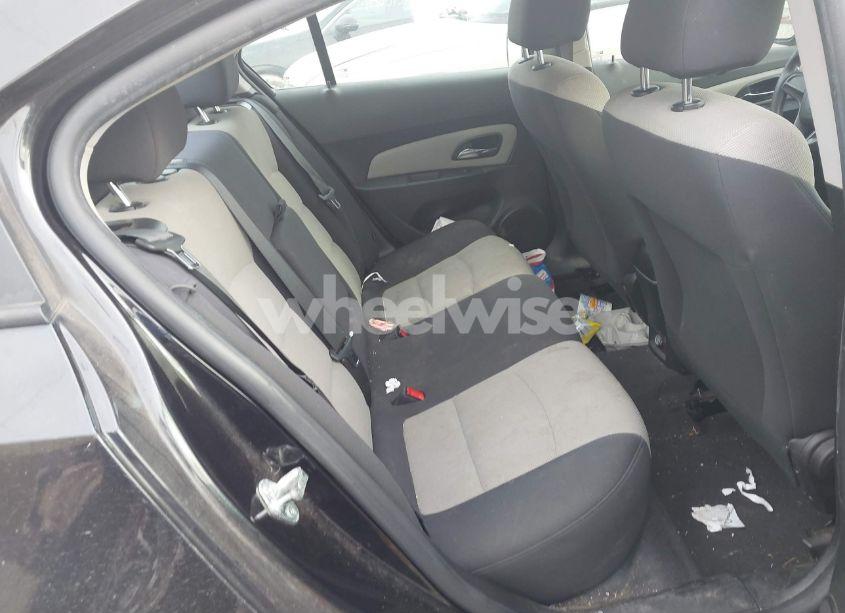 Photo 8 of 2014 Chevrolet Cruze LS AUTO (VIN 1G1PA5SG9E7425341)