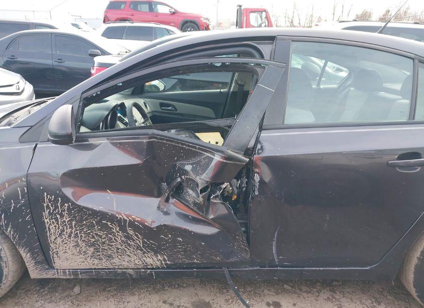 Photo 14 of 2014 Chevrolet Cruze LS AUTO (VIN 1G1PA5SG9E7462132)