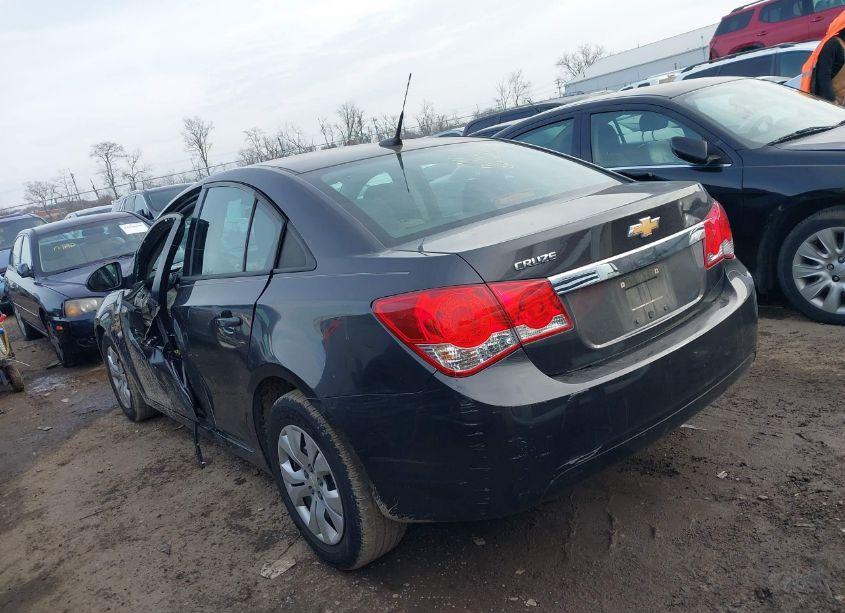 Photo 3 of 2014 Chevrolet Cruze LS AUTO (VIN 1G1PA5SG9E7462132)